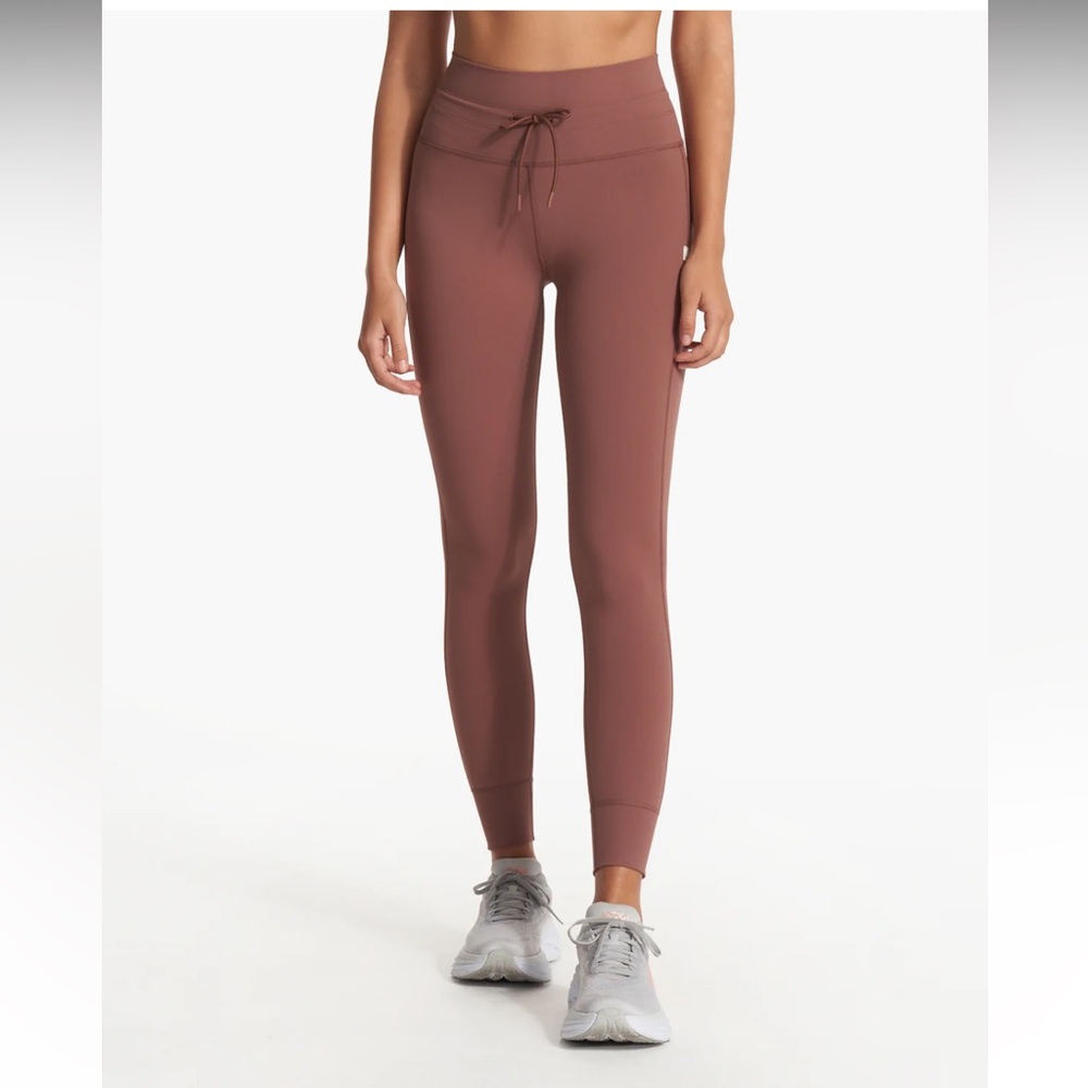 Vuori Daily Legging - Hazelnut - M